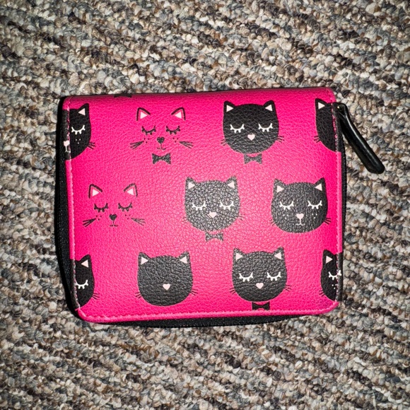 Betsy Johnson pink cat wallet - Picture 3 of 4